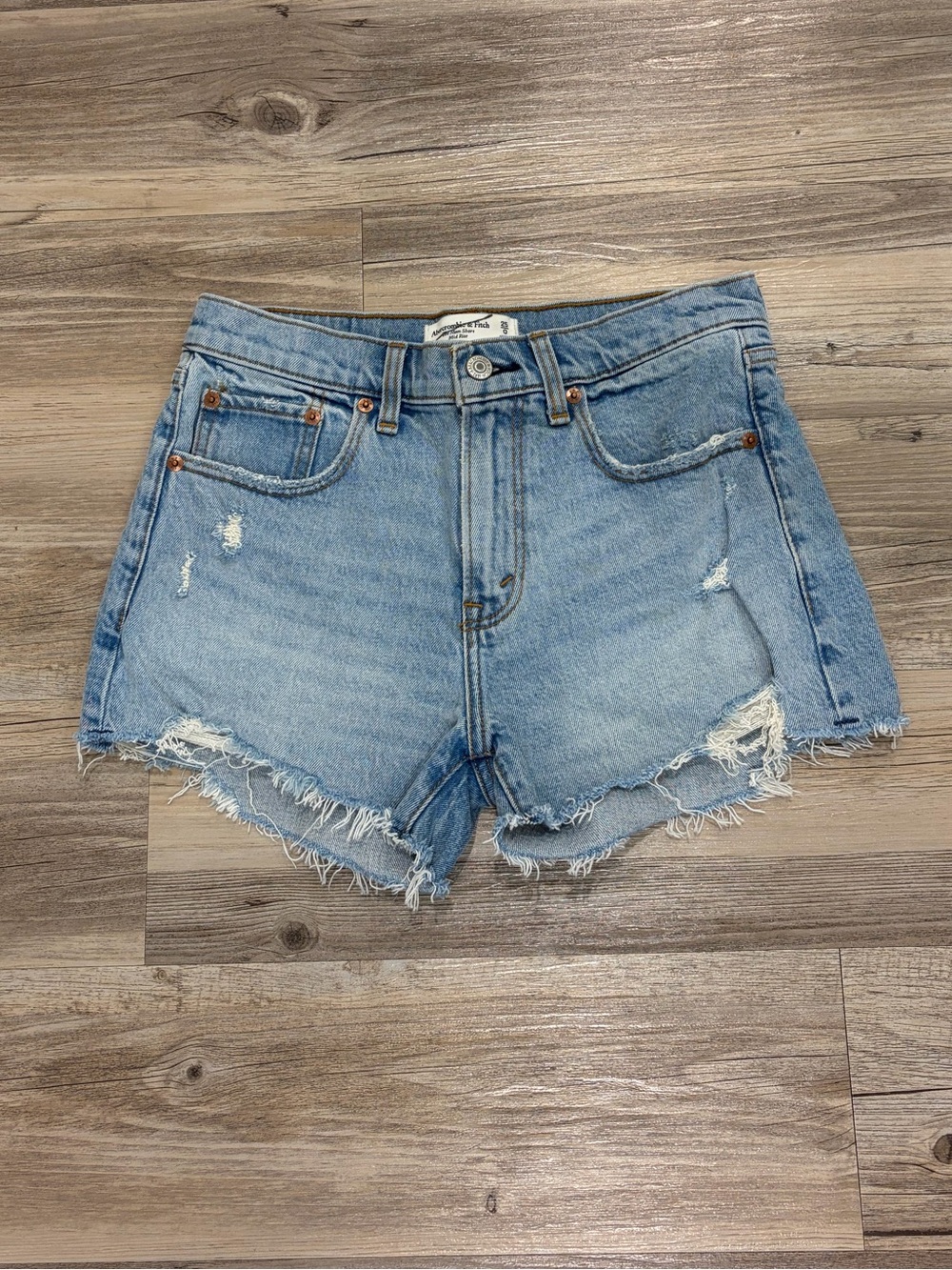 Abercrombie The Mom Short Mid Rise